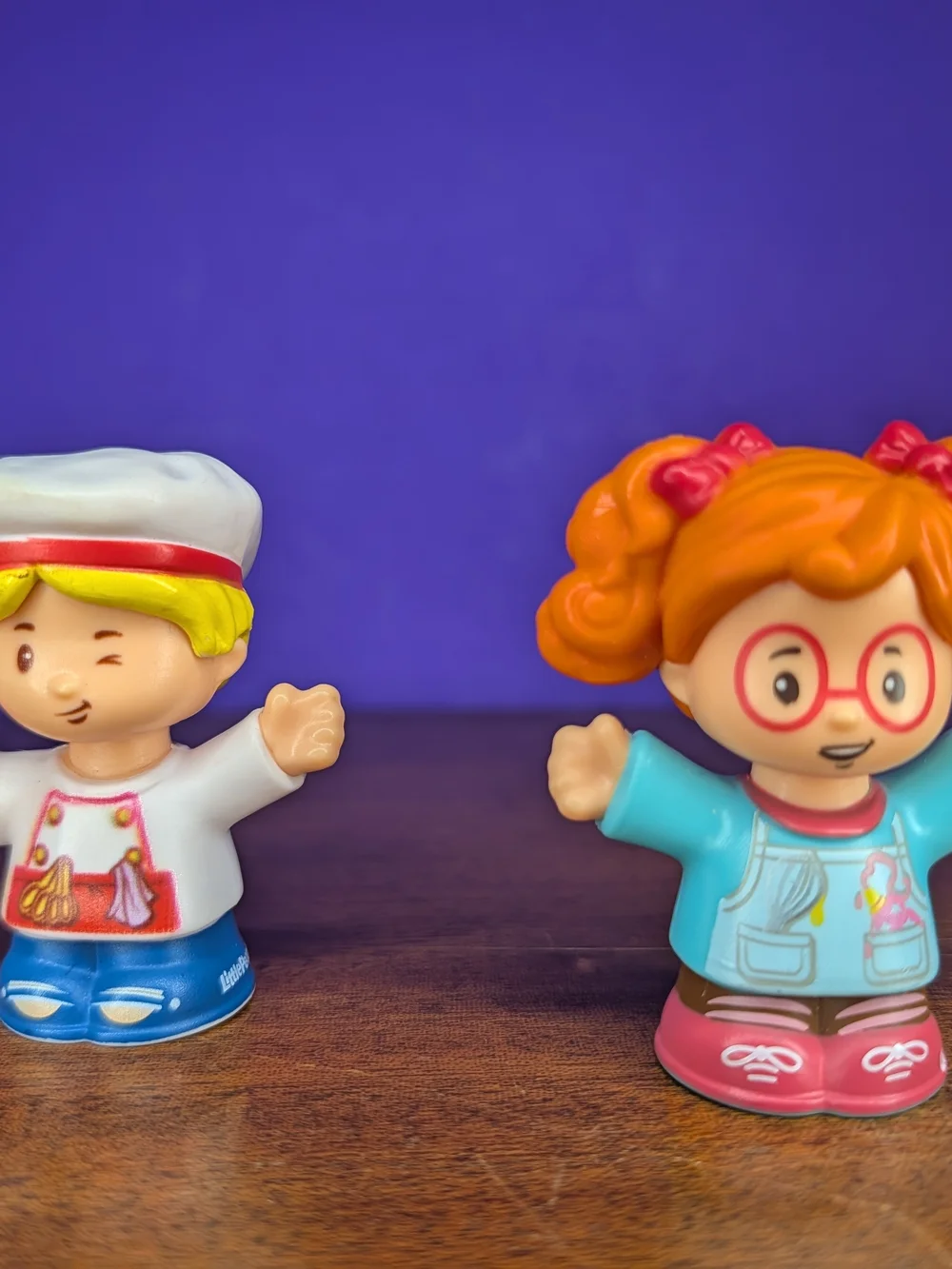 Fisher Price Little People Pastry Chef Tia & Sofia  2pcs